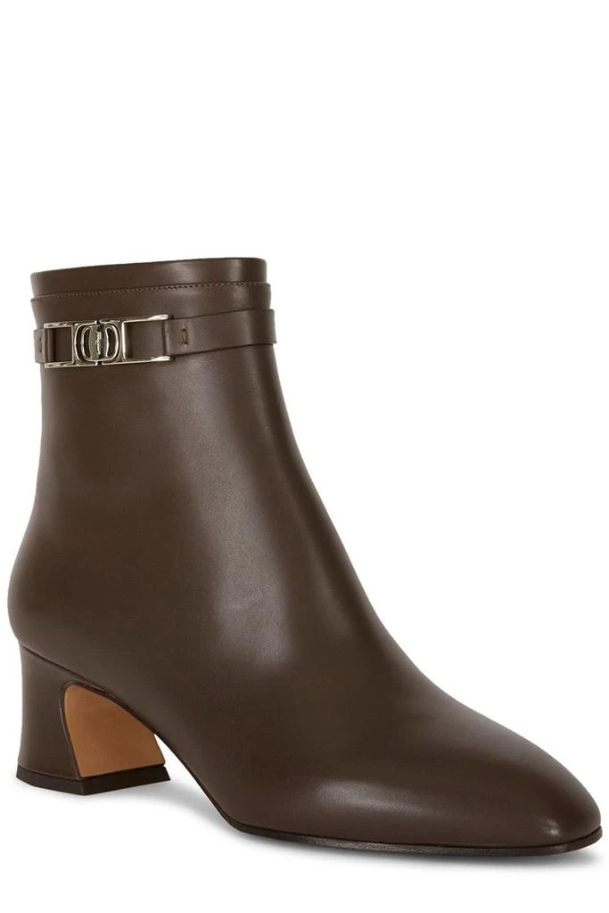 商品Salvatore Ferragamo|Salvatore Ferragamo Logo Plaque Ankle Boots,价格¥4032,第2张图片详细描述