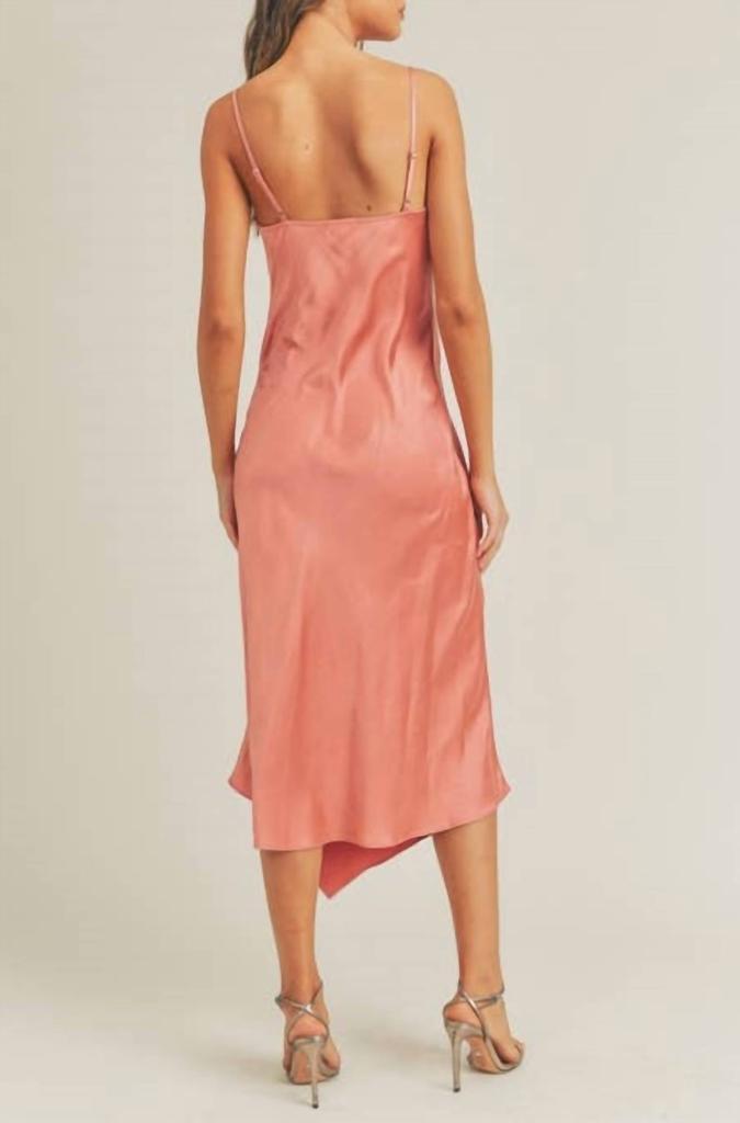 商品Lush|Satin Slip Dress in Coral,价格¥358,第4张图片详细描述