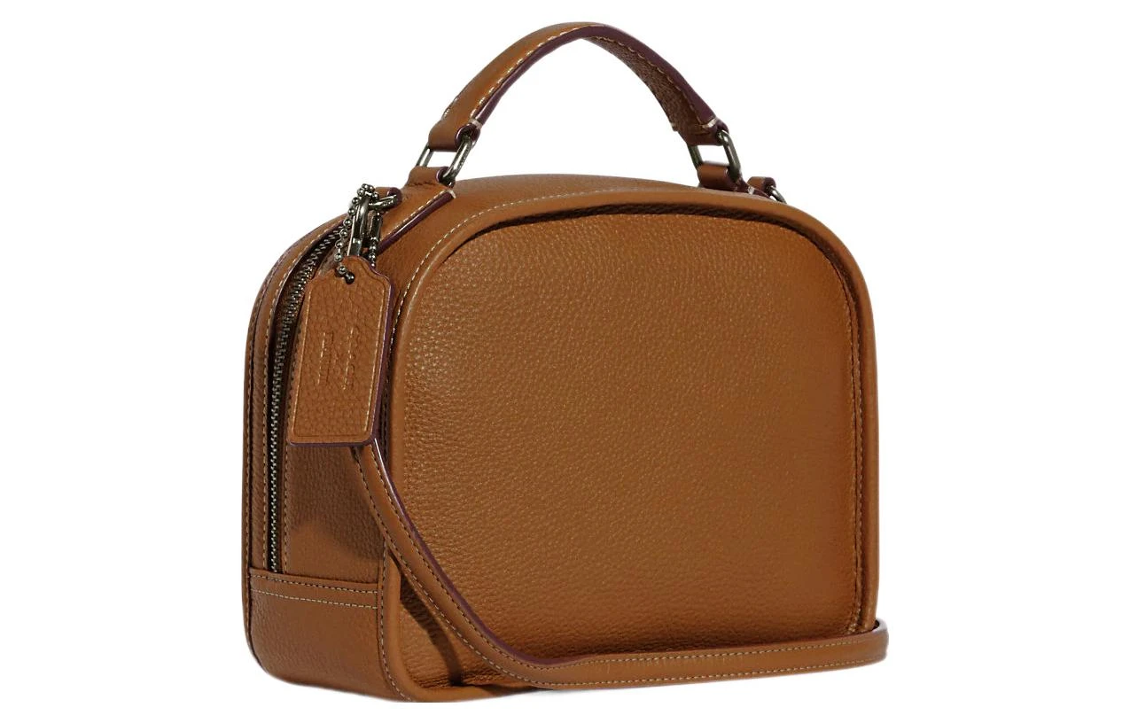 商品[国内直发] Coach|蔻驰 x Peanuts Snoopy 联名款 Lunch Pail 22 拉链开合Snoopy印花 鹅卵石皮革 手提单肩斜挎包 小号 女款 棕色,价格¥1988,第3张图片详细描述