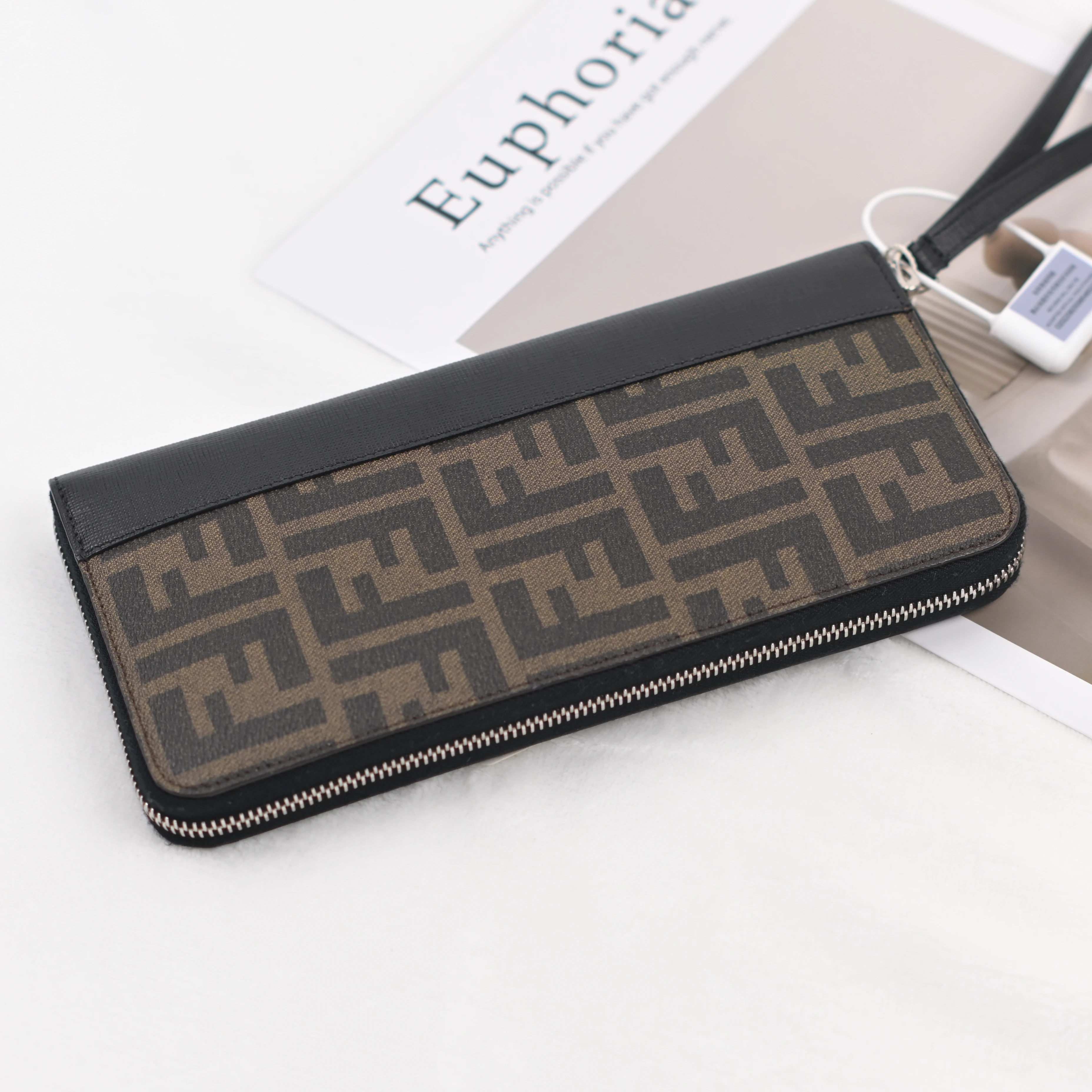 FENDI 棕色男士长款钱夹 7M0191-X4U-F0CRD 商品