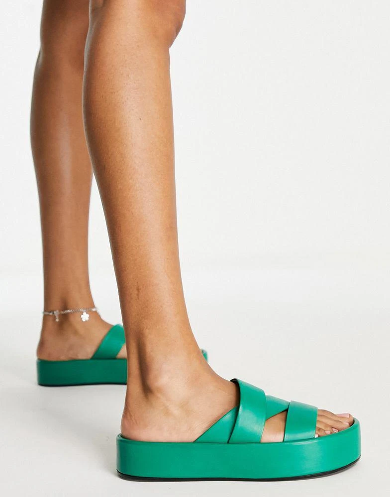 商品ASOS|ASOS DESIGN Freezing premium leather flat mules in green,价格¥280,第4张图片详细描述