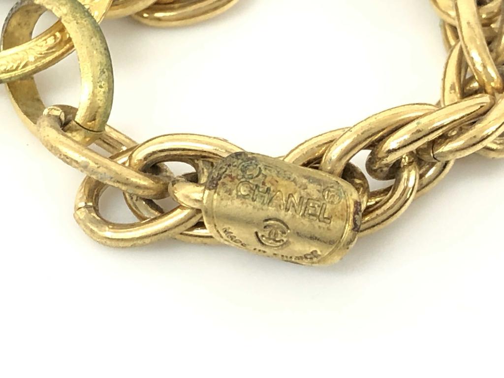 Chanel Gold-tone Metal CC Logo Charm Multi-chain Bracelet商品第3张图片规格展示