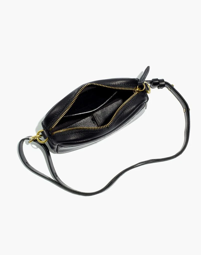 商品Madewell|The Leather Carabiner Mini Crossbody Bag,价格¥558,第2张图片详细描述