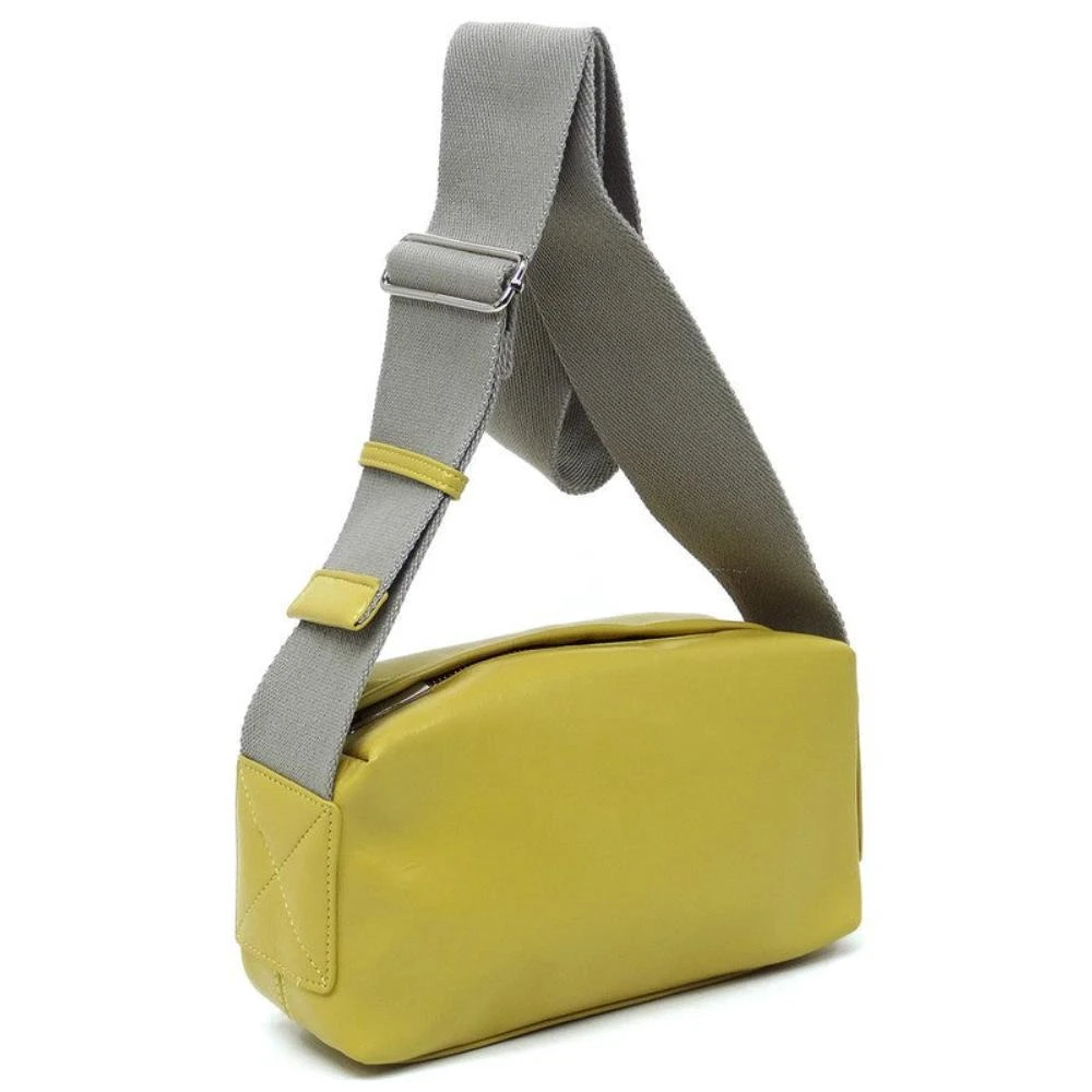 Wide Guitar Strap Boxy Crossbody Bag 商品