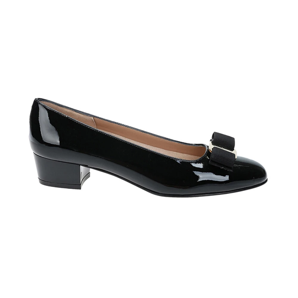 商品Salvatore Ferragamo|SALVATORE FERRAGAMO 黑色女士低跟鞋 0574572-NP-C-NERO,价格¥2775,第1张图片