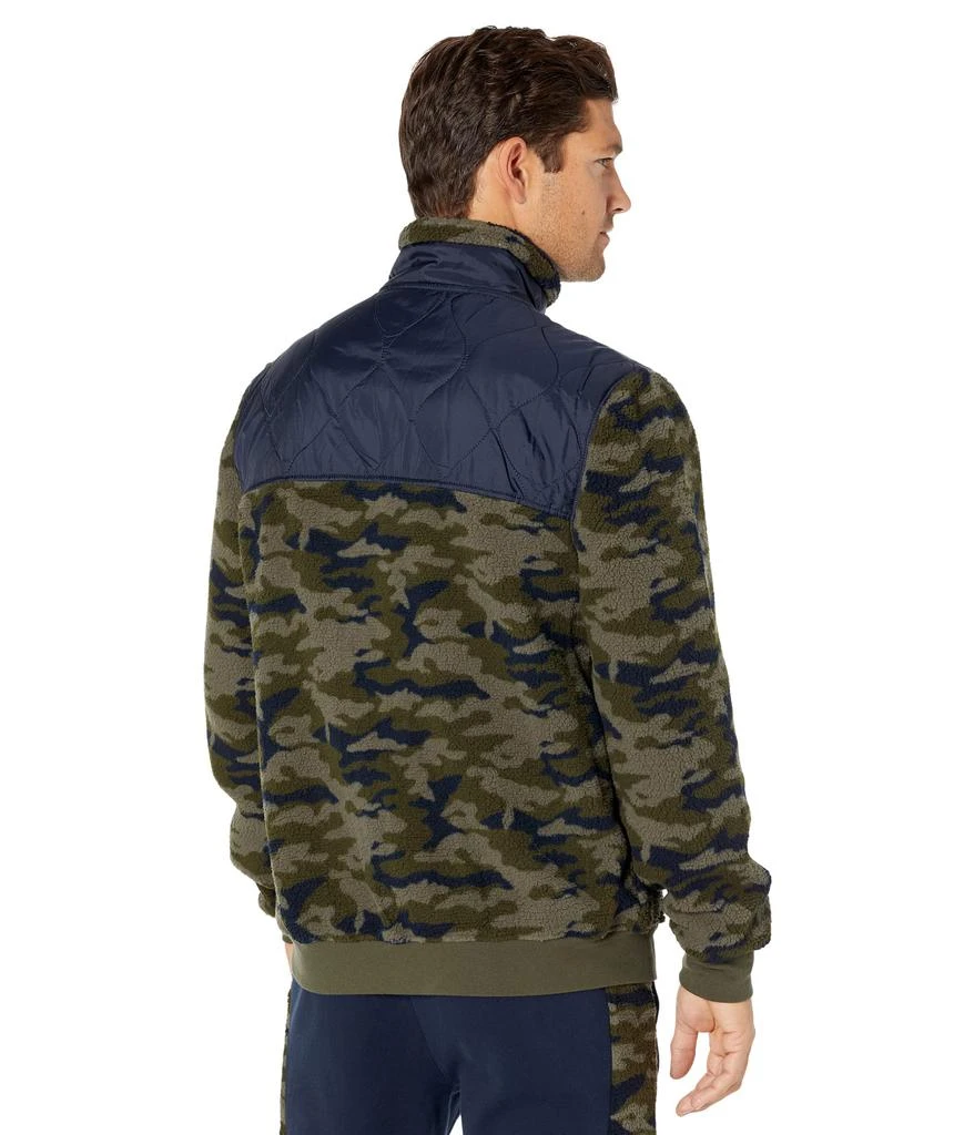 商品Nautica|Quilted Camouflage Sherpa Fleece,价格¥421,第2张图片详细描述