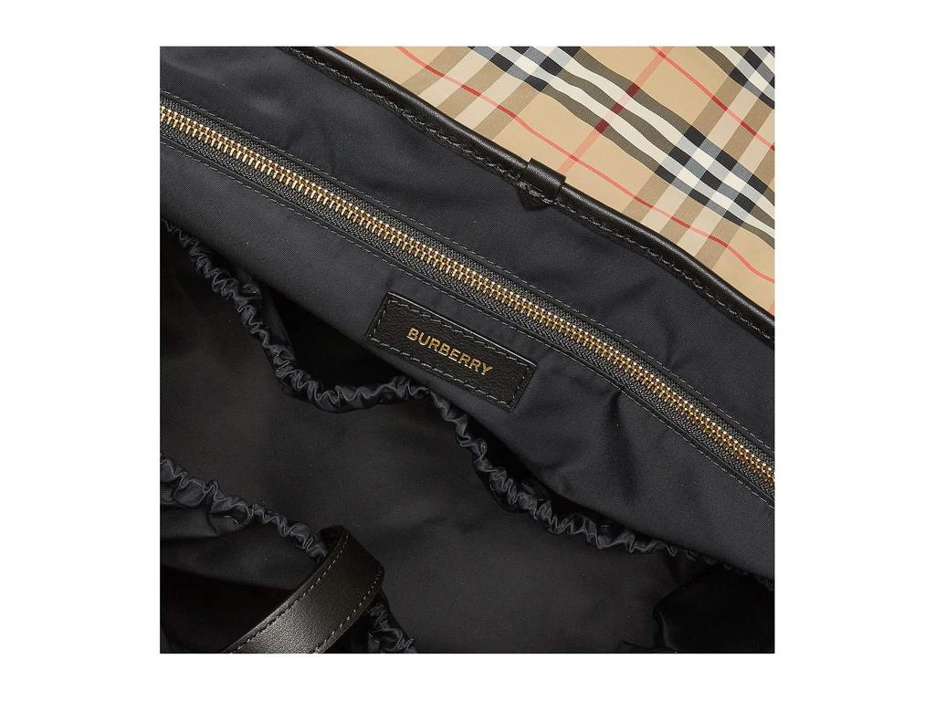 商品Burberry|Flap Diaper Bag,价格¥9627,第5张图片详细描述
