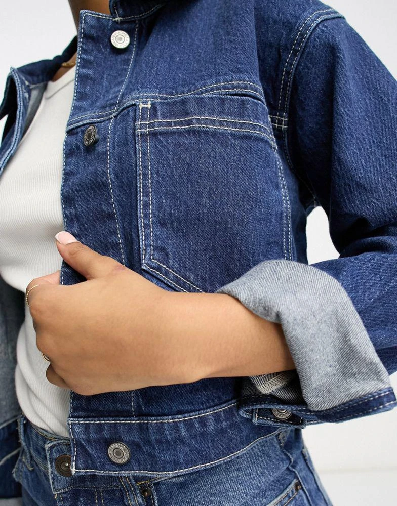 商品Abercrombie & Fitch|Abercrombie & Fitch cropped denim jacket in dark blue,价格¥402,第2张图片详细描述