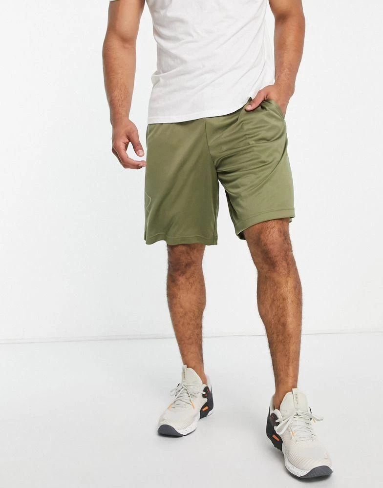 商品Under Armour|Under Armour Training tech shorts with side logo in khaki,价格¥210,第4张图片详细描述