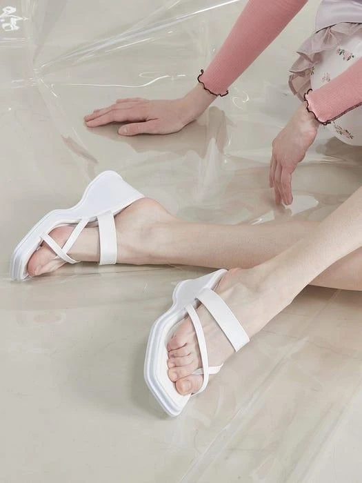 商品JINNY KIM|Meloa Sandal (7.5cm),价格¥604,第1张图片