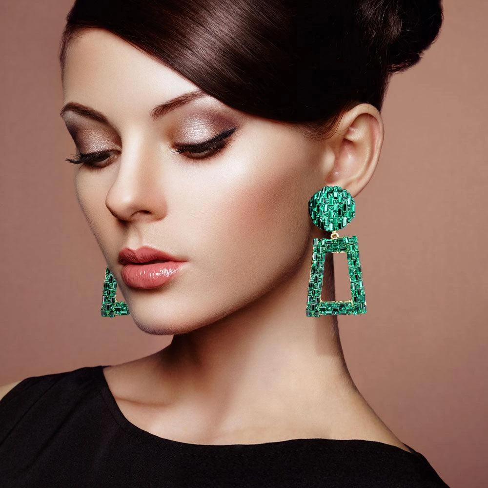 商品FASHNZFAB|Stone Embellished Chunky Open Rectangle Dangle Evening Earrings - Emerald,价格¥195,第1张图片详细描述