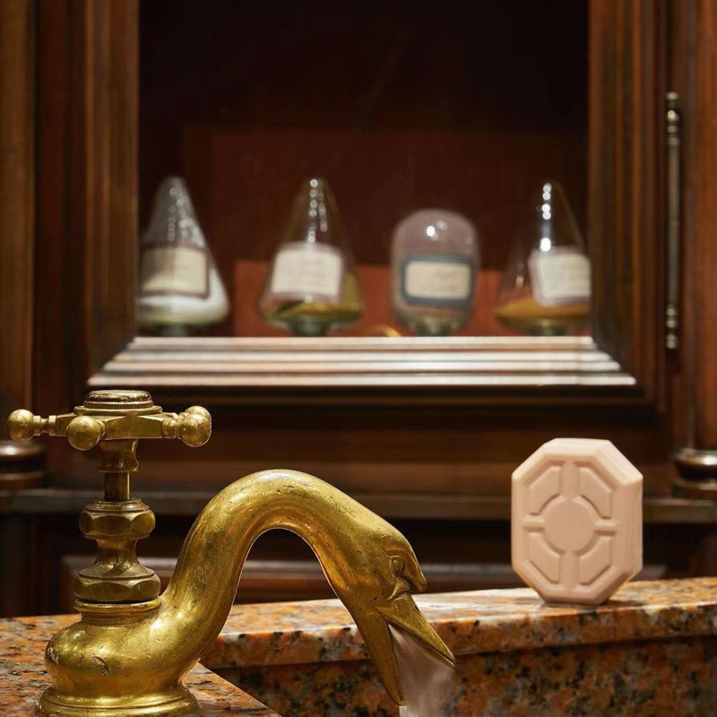 卢浮宫联名系列手部身体二合一香氛洁肤皂香皂150g商品第3张图片规格展示