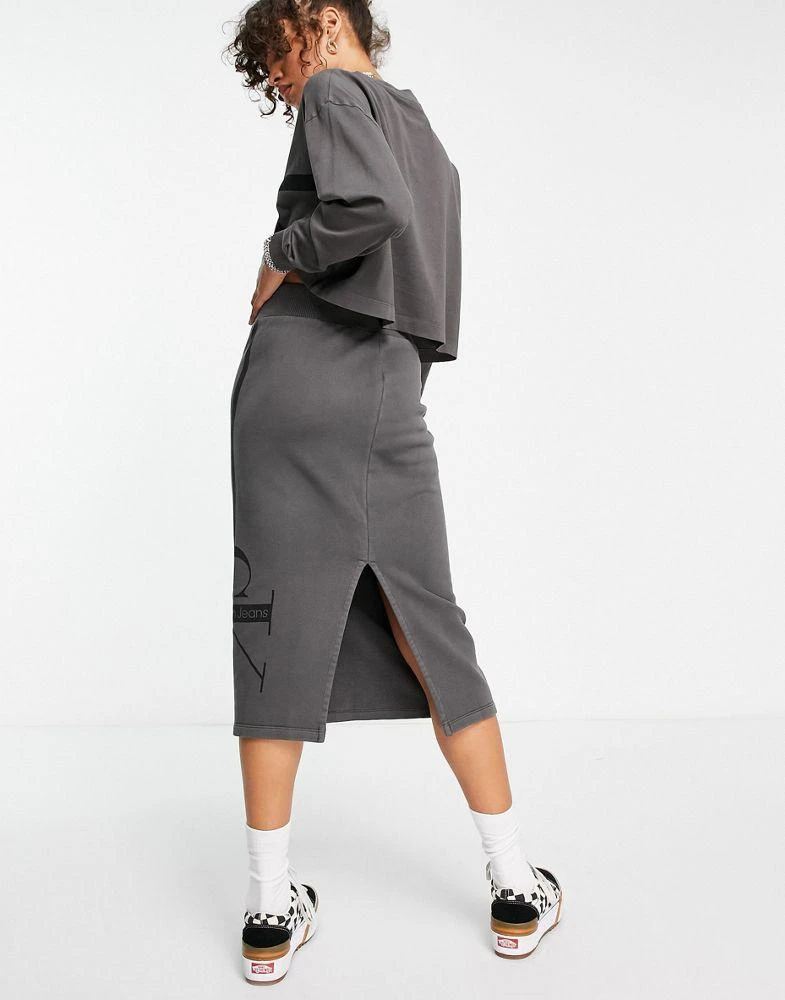 商品Calvin Klein|Calvin Klein Jeans co-ord stripe monologo washed skirt in grey,价格¥474,第2张图片详细描述