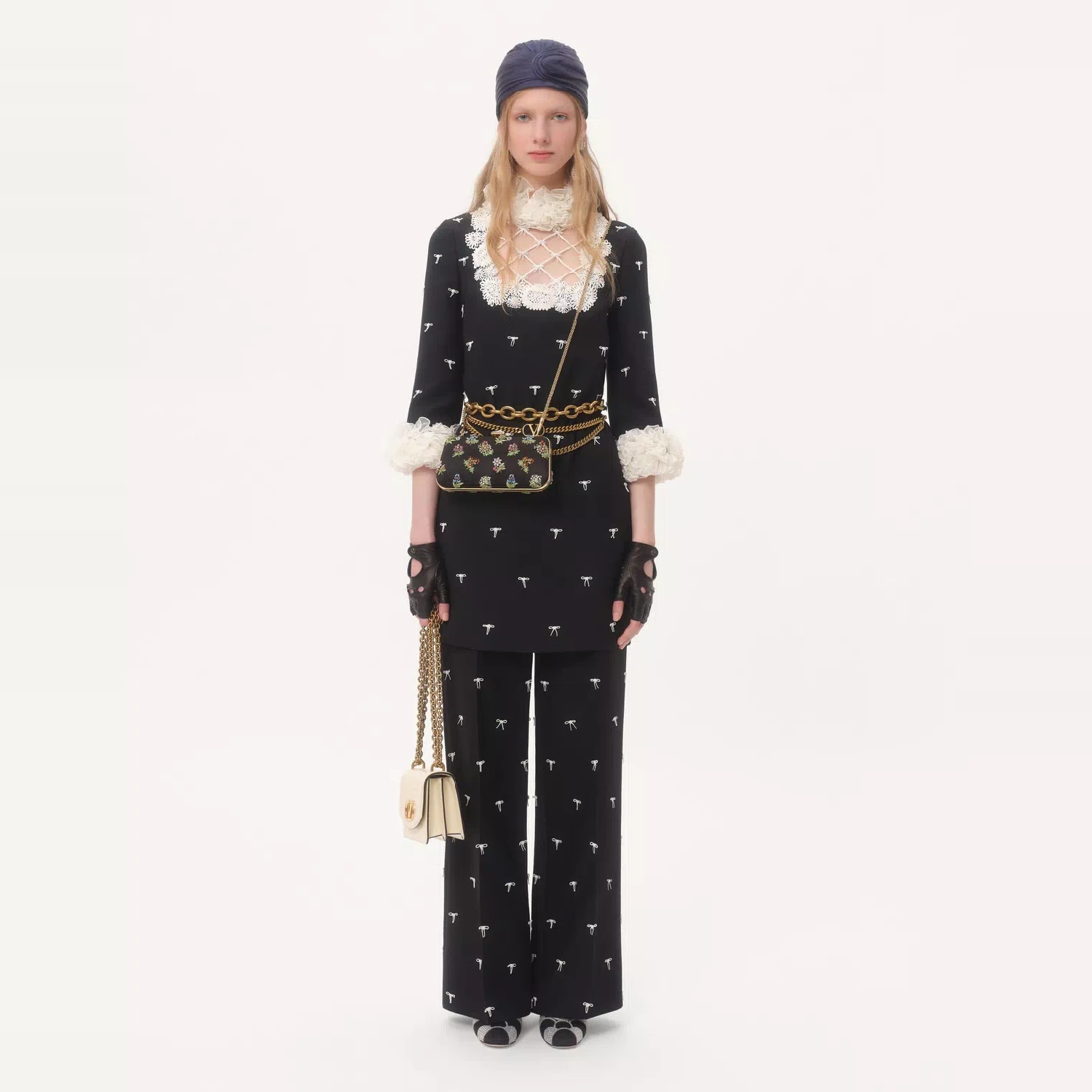 【预售】 华伦天奴 25春夏 女士 连衣裙 ROBE COURTE BRODÉE EN CRÊPE COUTURE BVAEX81CF_0NA 商品