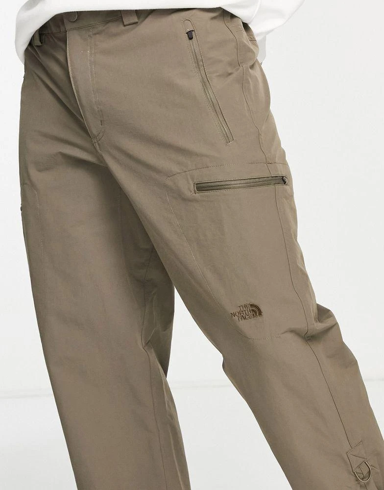 商品The North Face|The North Face Exploration Convertible trousers in brown,价格¥454,第3张图片详细描述