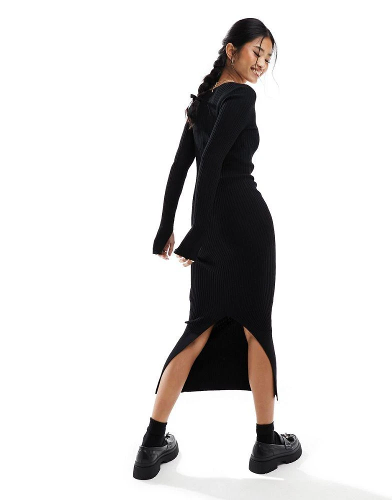 商品Bershka|Bershka sweetheart neckline knitted dress in black,价格¥333,第2张图片详细描述