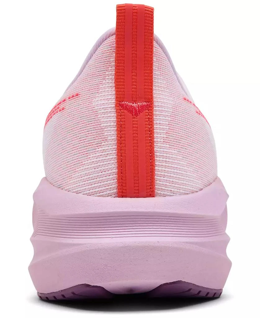 Women's Nova Blast 5 Running Sneakers from Finish Line 商品