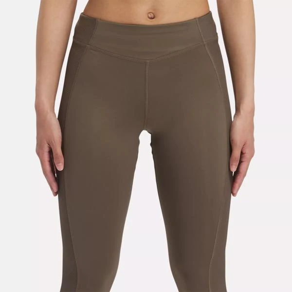 商品Reebok|Yoga High Rise Performance Rib Leggings,价格¥111,第4张图片详细描述