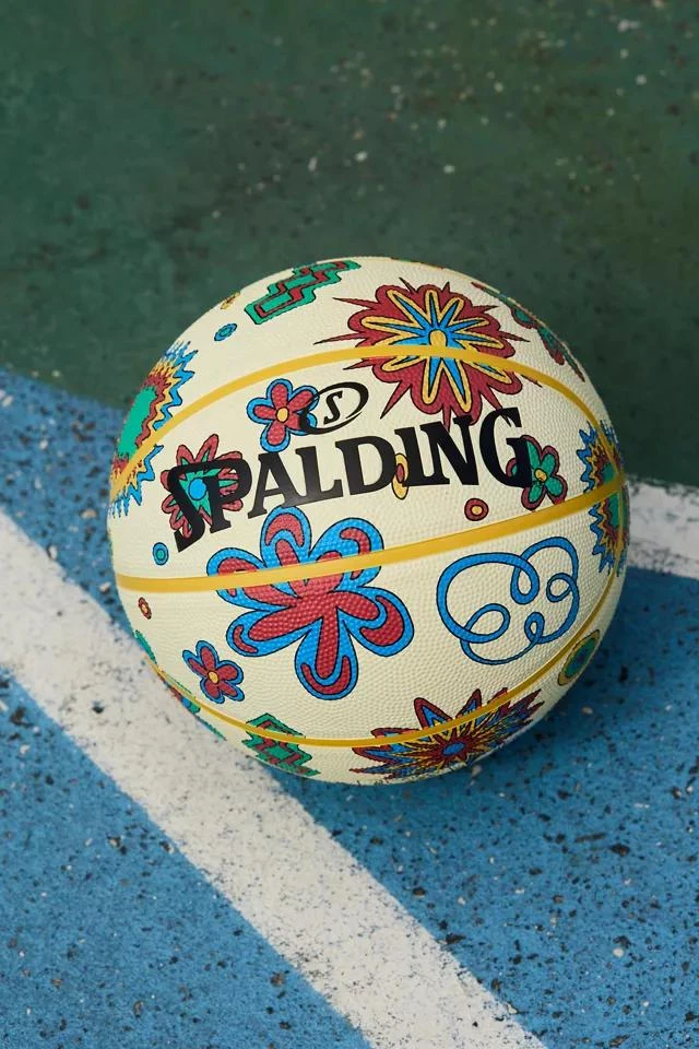 商品Spalding|Spalding UO Exclusive ‘90s Floral Basketball,价格¥220,第1张图片