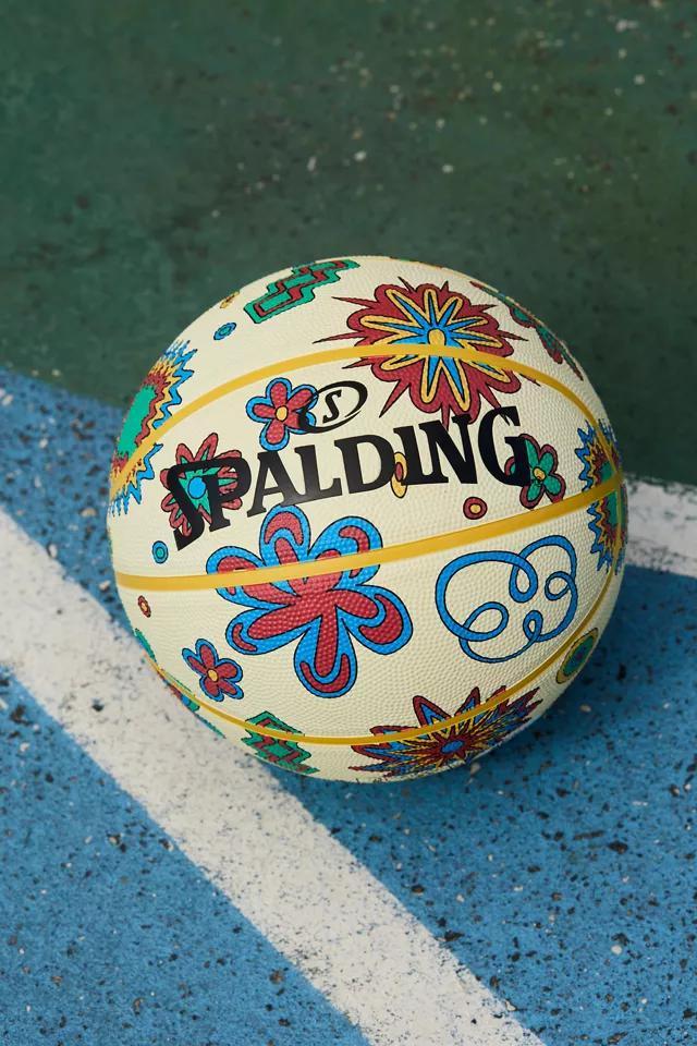 商品Spalding|Spalding UO Exclusive ‘90s Floral Basketball,价格¥218,第1张图片