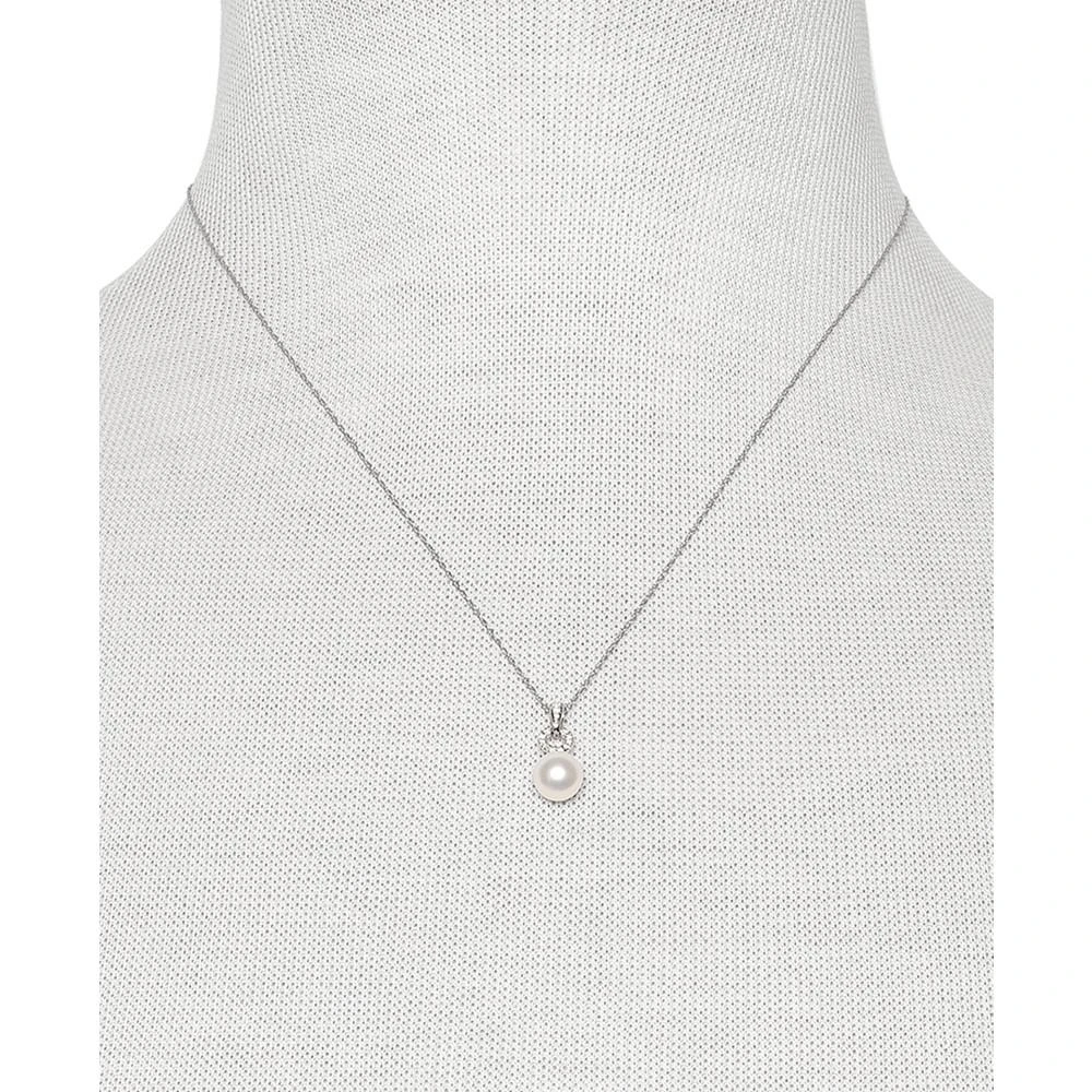 商品Belle de Mer|Cultured Freshwater Pearl (7mm) & Diamond (1/20 ct. t.w.) Circle 18" Pendant Necklace in 14k White Gold, Created for Macy's,价格¥2196,第2张图片详细描述