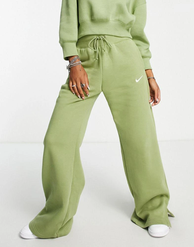 商品NIKE|Nike mini swoosh high rise wide leg joggers in alligator green,价格¥542,第3张图片详细描述