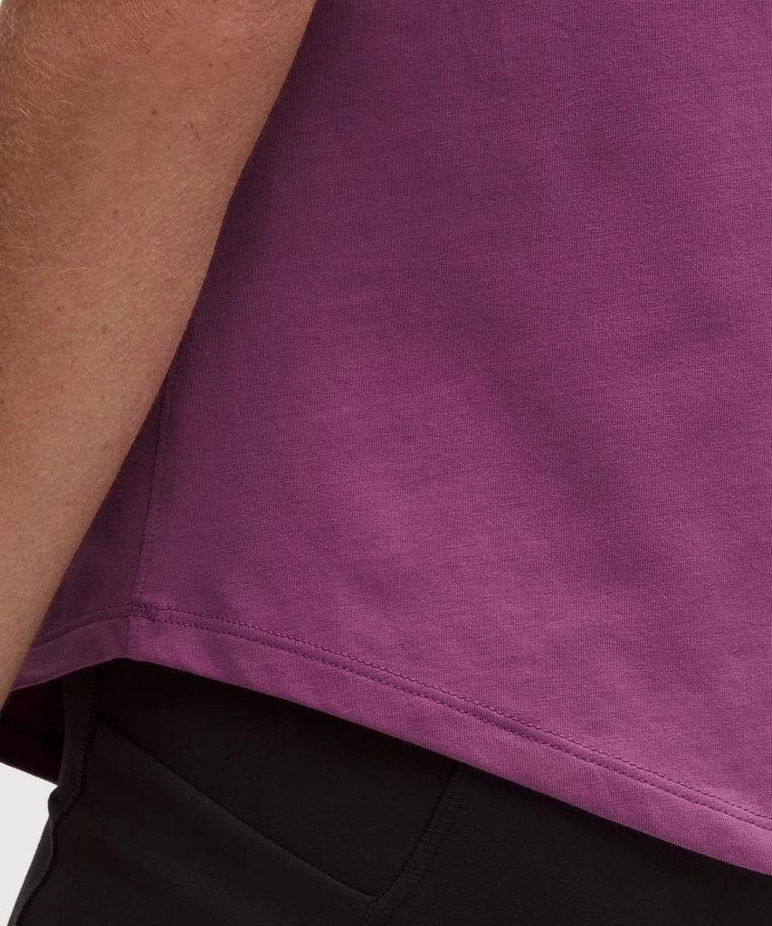 Love Curved-Hem Crewneck T-Shirt 商品