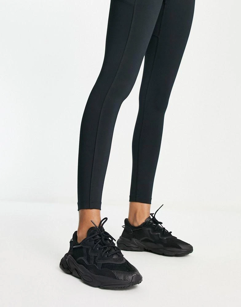 商品Adidas|adidas Originals Ozweego trainers in triple black,价格¥931,第4张图片详细描述
