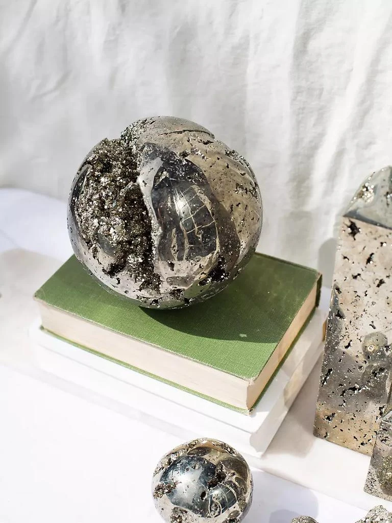 商品Jia Jia|Pyrite Sphere Crystal,价格¥4496,第2张图片详细描述