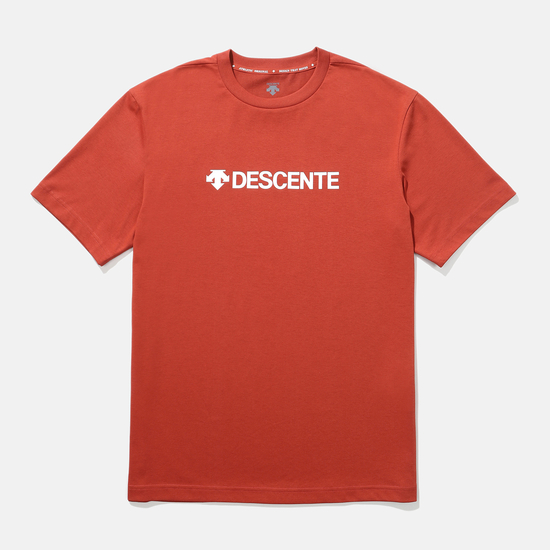 【享贝家】DESCENTE 迪桑特 字母圆领运动短袖背侧小标T恤 红色 SN323UTS72（现采购商品，下单后12天内发货）商品第1张图片规格展示