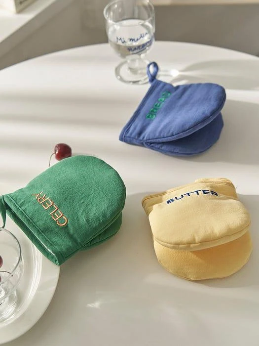 商品DECOVIEW|[Set] Kitchen Lettering Apron + Kitchen Glove,价格¥680,第2张图片详细描述