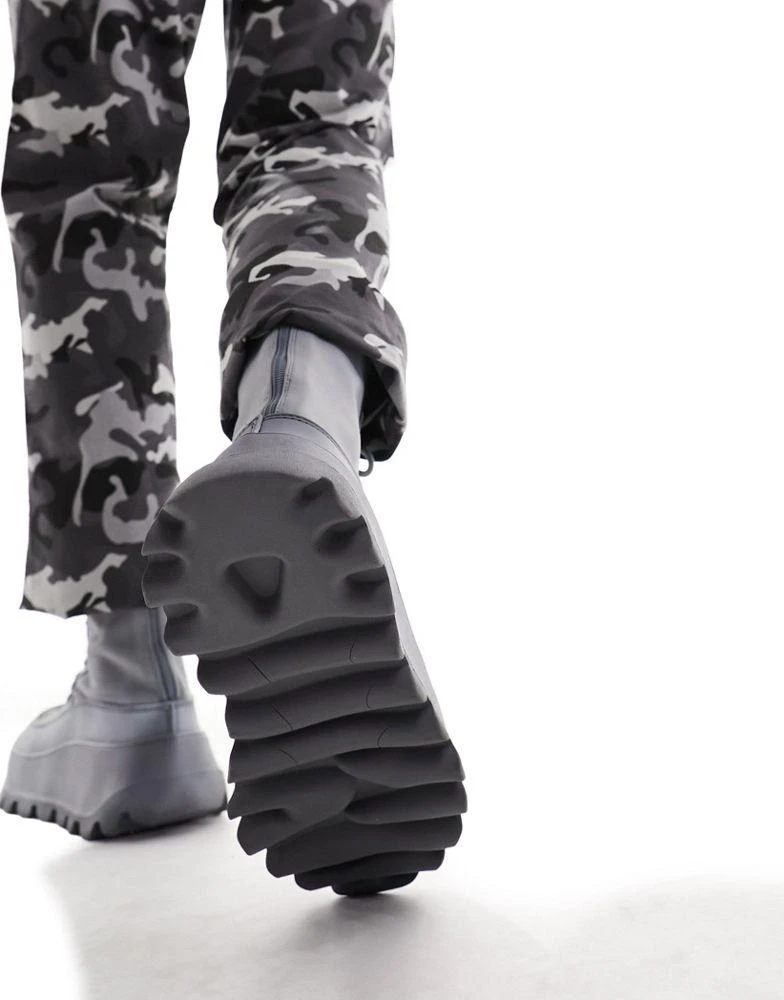 商品ASOS|ASOS DESIGN chunky lace up sock boots in distressed grey neoprene,价格¥577,第4张图片详细描述