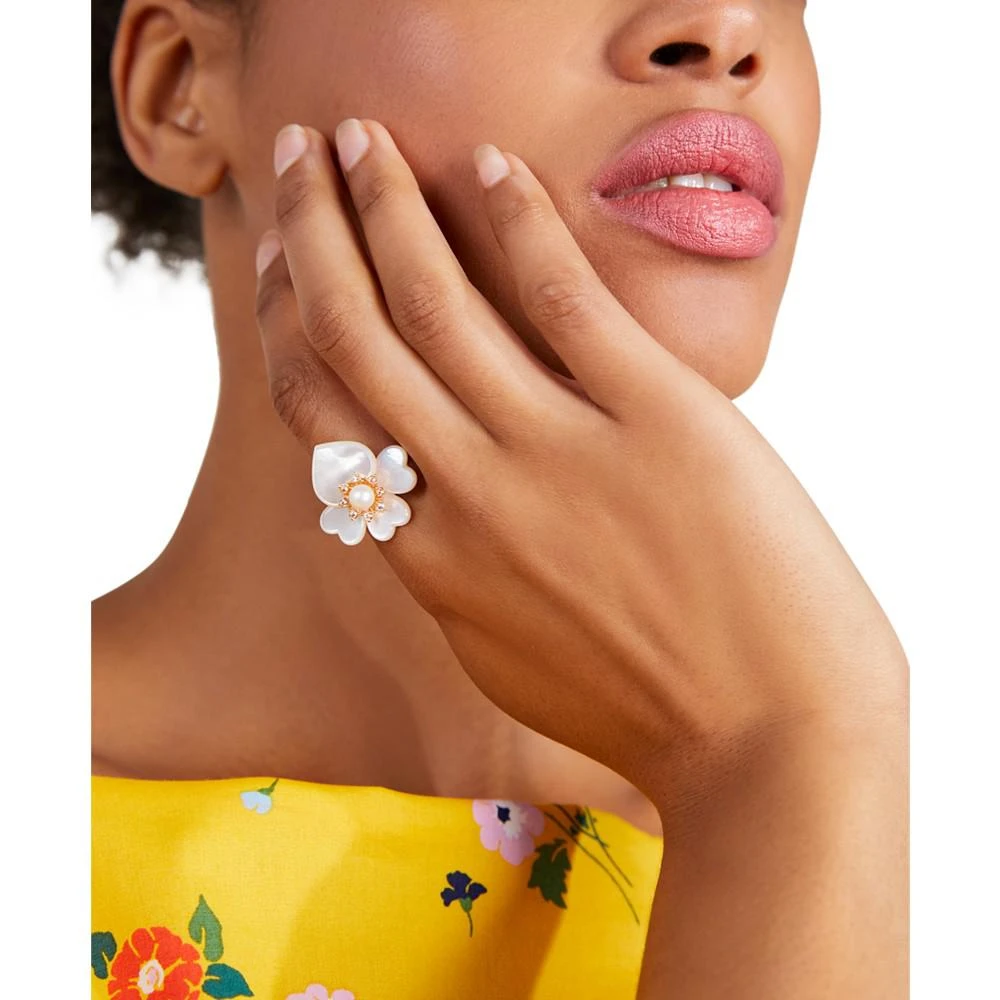 商品Kate Spade|Gold-Tone Pavé, Imitation Pearl & Mother-of-Pearl Flower Ring,价格¥477,第3张图片详细描述