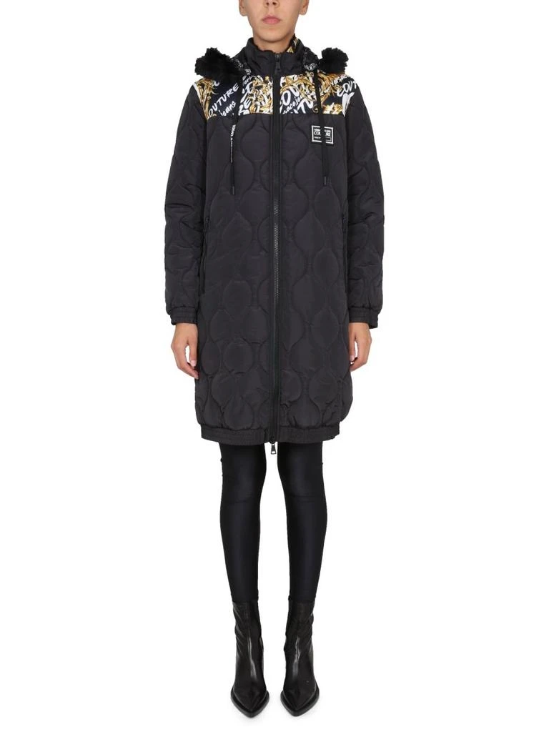 商品Versace|Versace Jeans Couture Baroque Detailed Hooded Parka,价格¥2834,第3张图片详细描述