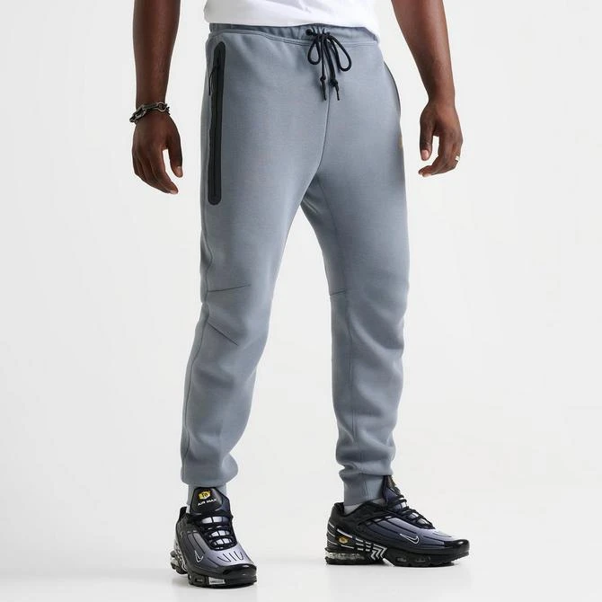 商品NIKE|Men's Nike Sportswear Tech Fleece Jogger Pants,价格¥941,第3张图片详细描述