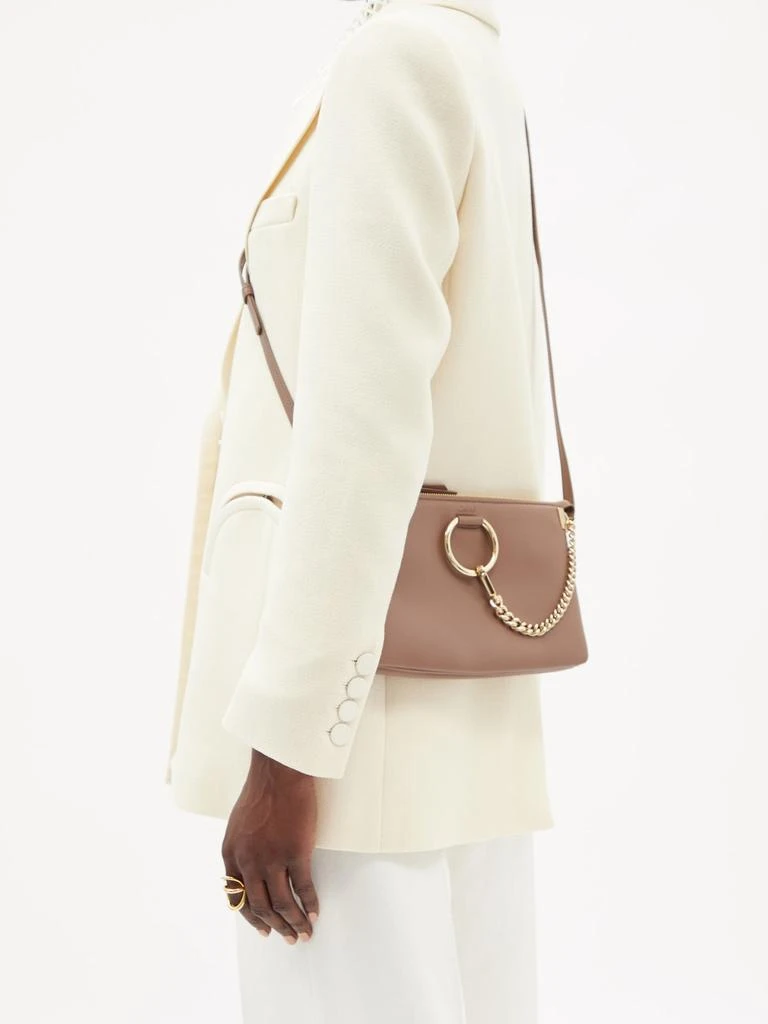 商品Chloé|Faye mini chain-strap leather cross-body bag,价格¥6185,第3张图片详细描述