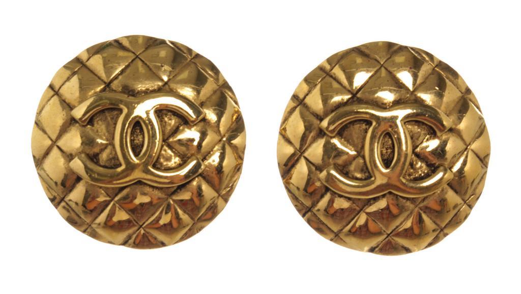 商品[二手商品] Chanel|Chanel CC Gold-tone Round Clip-On Earrings,价格¥9488,第1张图片