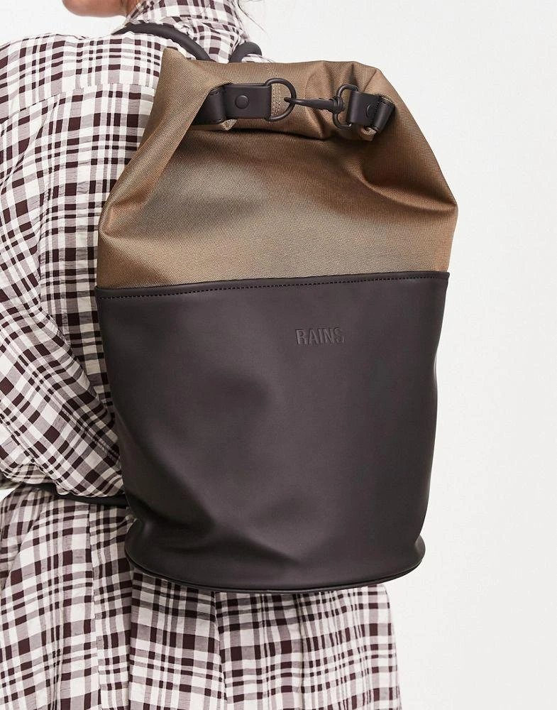 商品RAINS|Rains sling bucket bag mini in black colourblock,价格¥508,第2张图片详细描述