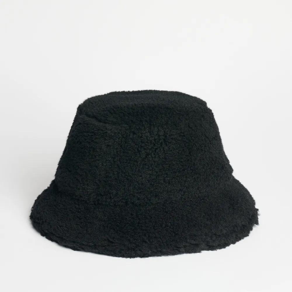 商品STAND STUDIO|Stand Studio Wera Teddy Fleece Bucket Hat,价格¥626,第1张图片