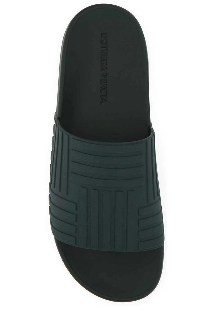 商品Bottega Veneta|Bottega Veneta Embossed Open-Toe Slides,价格¥1167,第3张图片详细描述