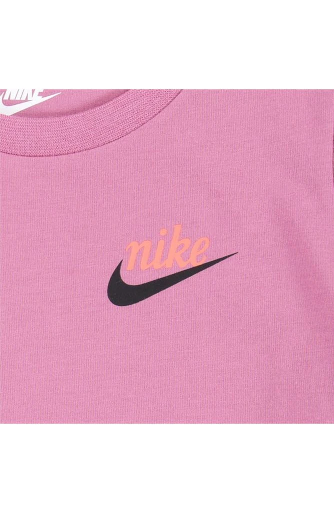 商品NIKE|Kids' New Impressions T-Shirt & Short Set,价格¥121,第3张图片详细描述