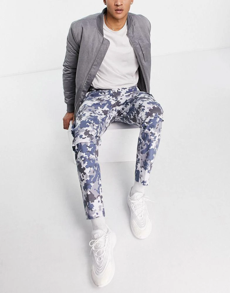 商品Topman|Topman tapered camo cargo trousers in grey,价格¥189,第3张图片详细描述