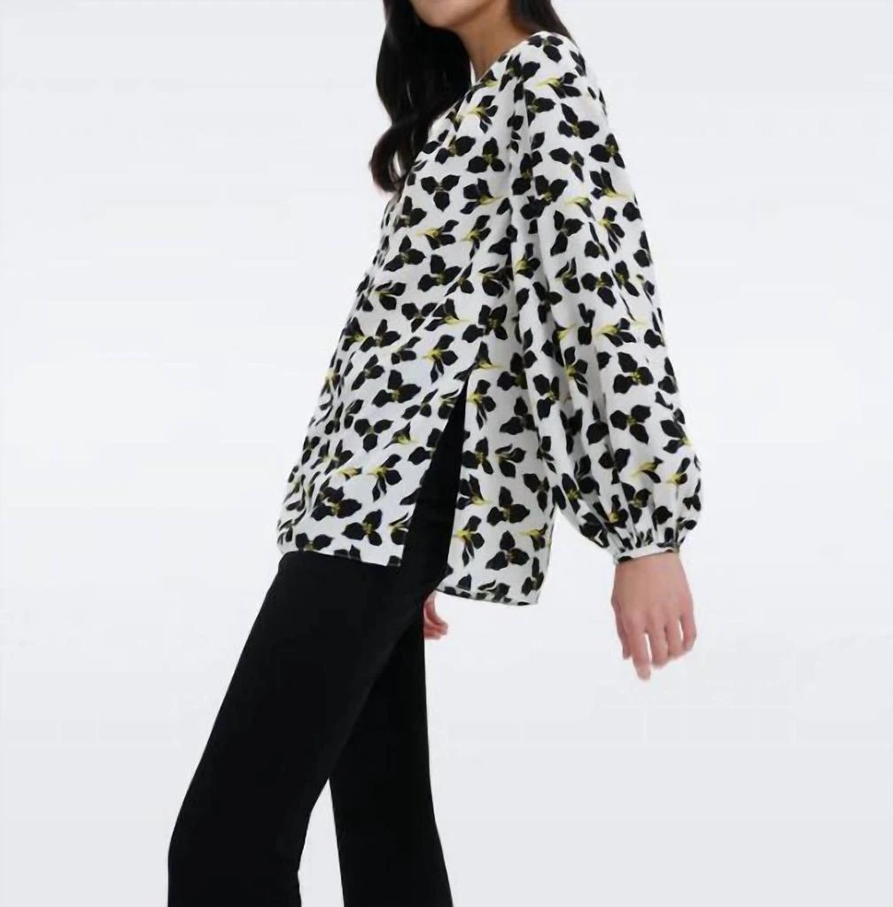 商品Diane von Furstenberg|Freddie Blouse In Graphic Flower Ivory,价格¥930,第2张图片详细描述