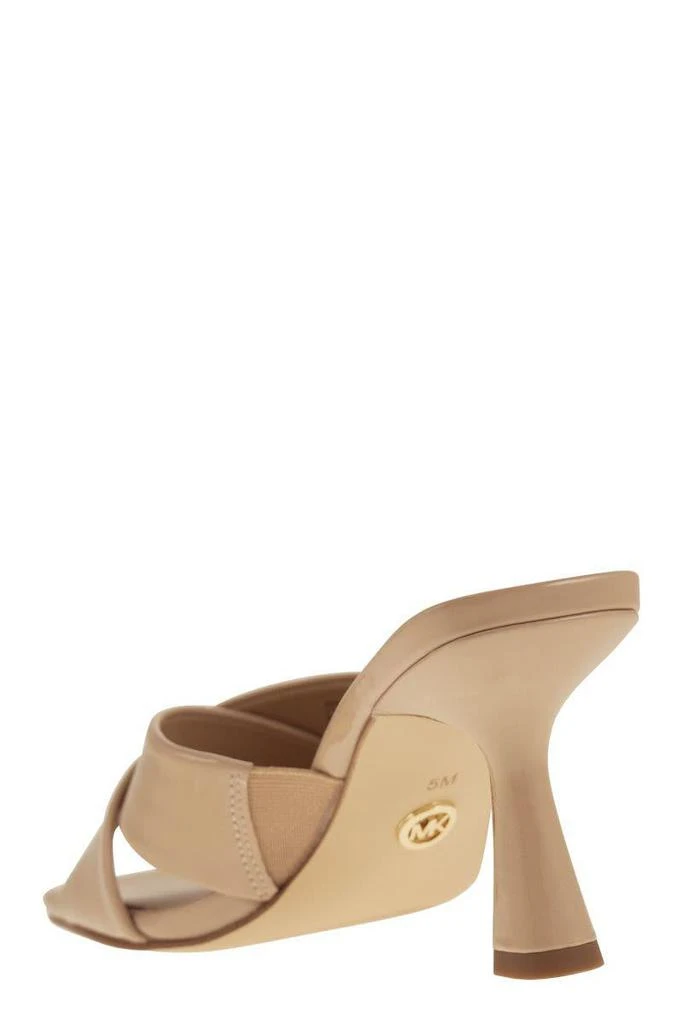 商品Michael Kors|MICHAEL KORS Clara shiny leather sabot,价格¥895,第3张图片详细描述