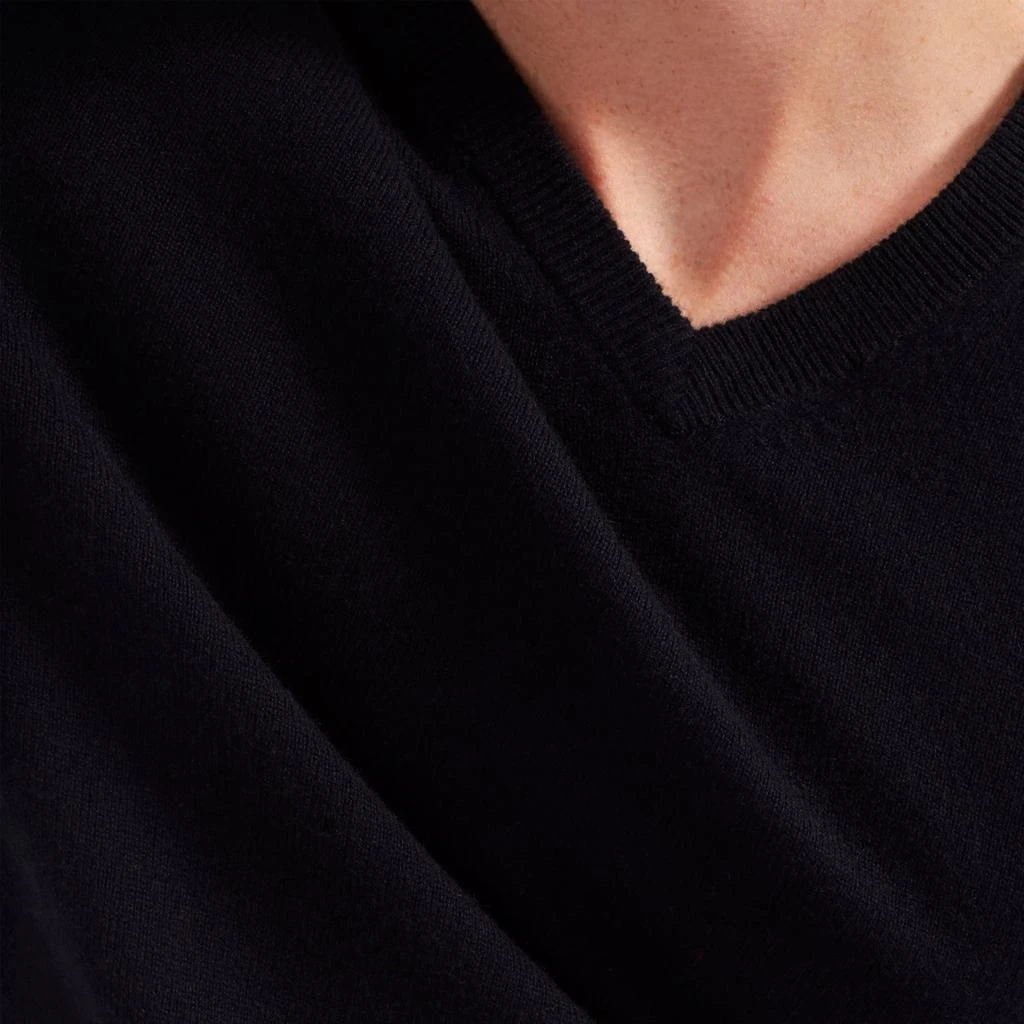 商品Everlane|The Cashmere V-Neck,价格¥958,第2张图片详细描述