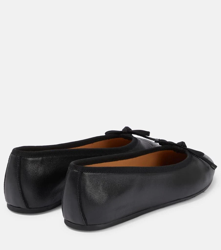 商品Salvatore Ferragamo|Gancini皮革平底鞋,价格¥4053,第3张图片详细描述