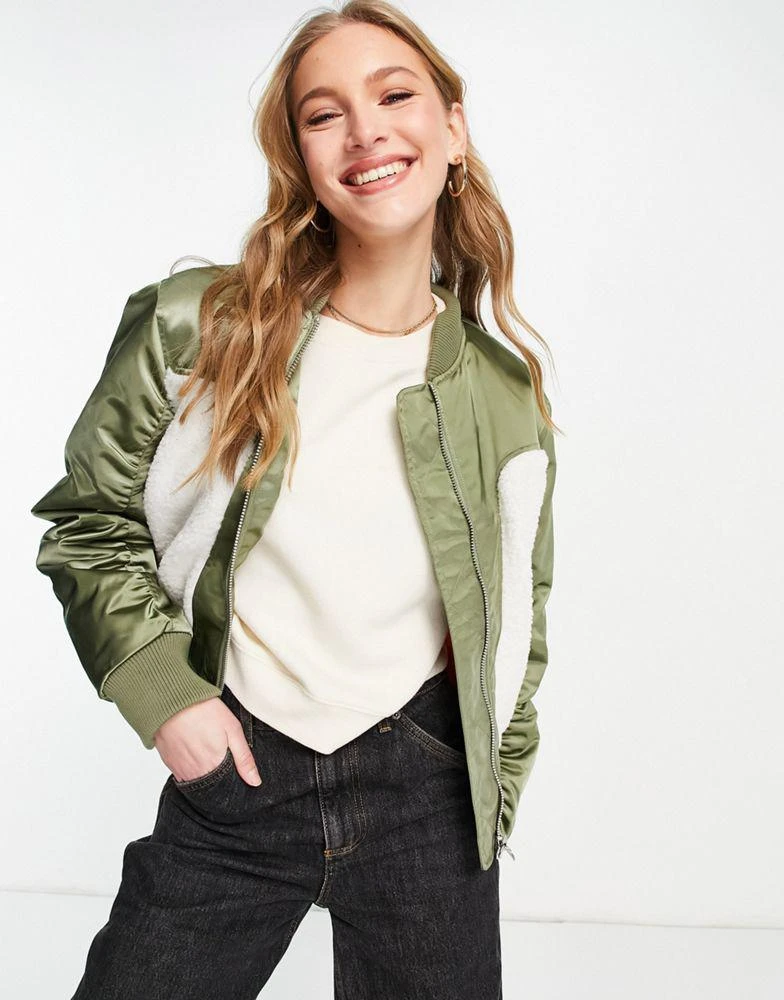 商品Topshop|Topshop borg panelled bomber jacket in khaki,价格¥226,第2张图片详细描述