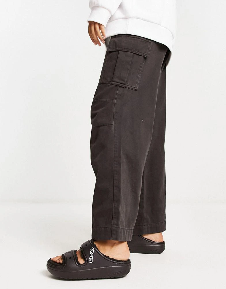 商品Crocs|Crocs classic cozzy sandals black,价格¥433,第2张图片详细描述