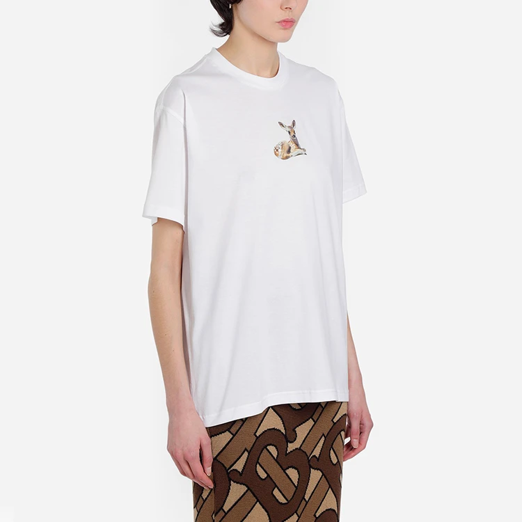商品[国内直发] Burberry|博柏利  小鹿印花棉质短袖 落肩袖T恤 女款 白色,价格¥2486,第5张图片详细描述