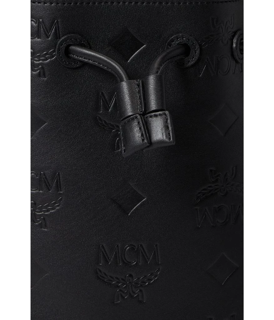 商品MCM|Dessau Embroidered Monogram Leather Drawstring Medium,价格¥8774,第4张图片详细描述
